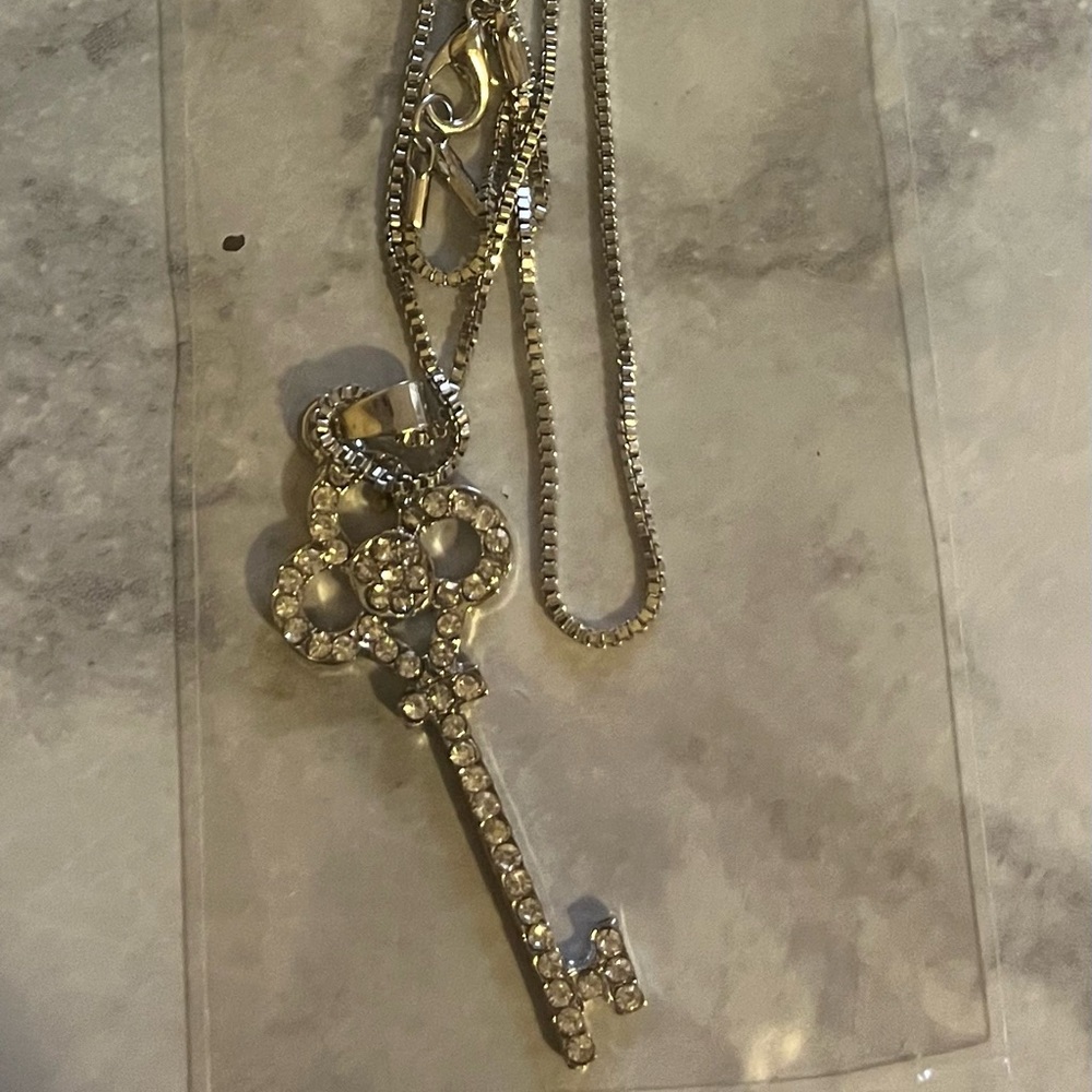 Very long necklace